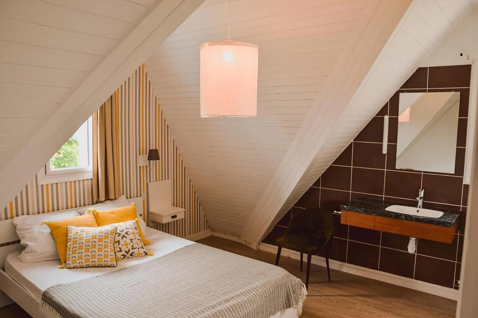 -Les Lutins- Charmante Maison Les Pieds Dans L Eau Concarneau 0*,  France